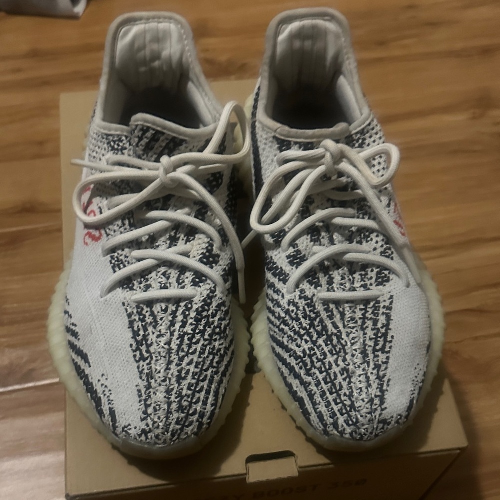 adidas Yeezy Boost 350 V2 Box — White/Black/Red